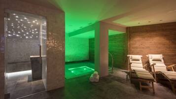 Chalet, 6 Bedrooms, Accessible, Smoking | Spa