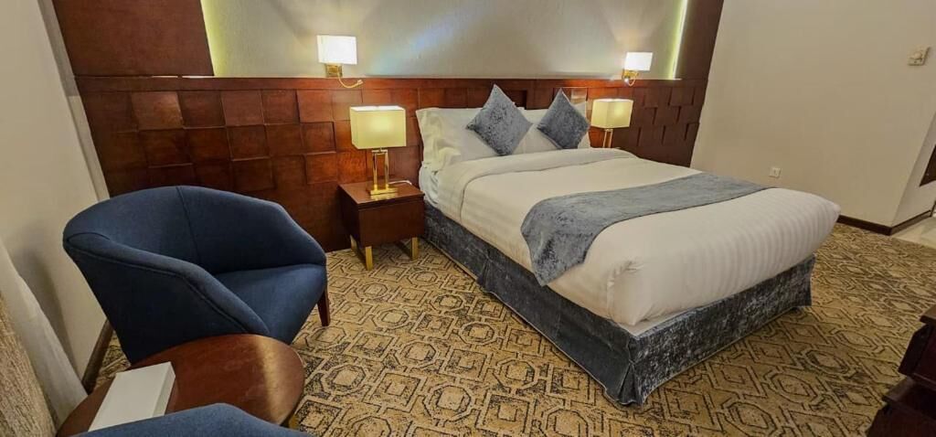 WiFi (free), bed sheets