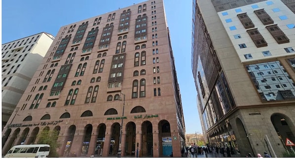 واجهة المنشأة