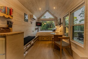 1 habitación, wifi y ropa de cama