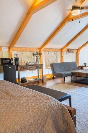 1 bedroom, bed sheets, wheelchair access