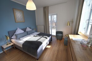 Double Room, Balcony, Partial Lake View | Free WiFi - Die Goldammer (Dießen)