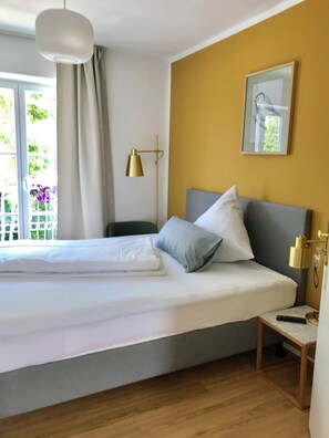 Basic Single Room, Balcony, Partial Lake View | Free WiFi - Die Goldammer (Dießen)