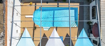 Large Hidden Downtown Studio Apt. 35 Day Minimum