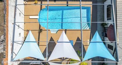 Large Hidden Downtown Studio Apt. 35 Day Minimum