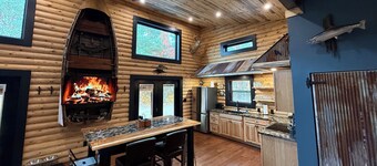 Whispering Pines Cabin - Rustic Escape + Hot tub