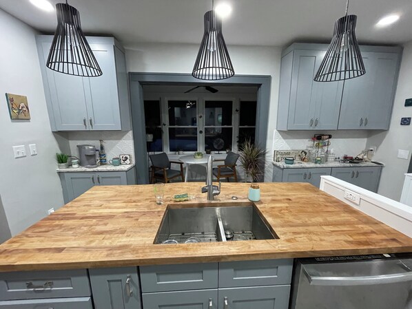 Microwave, oven, stovetop, dishwasher