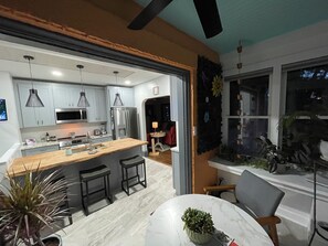 Microwave, oven, stovetop, dishwasher - 3-bedroom bungalow in West Akron. Family and pet friendly walkable neighborhood. (Akron)