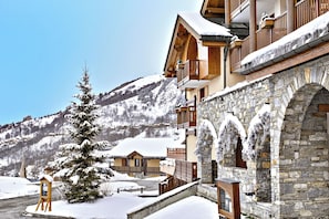 Front of property - Hôtel Saint Martin (Les Belleville)