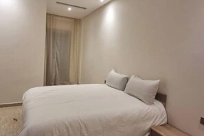 2 makuuhuonetta, silitysrauta/-lauta, Wi-Fi, vuodevaatteet