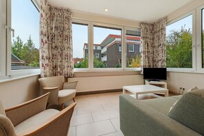 TV - Apartment 'Muschel' with Shared Terrace and Wi-Fi (Cuxhaven)