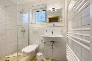 Shower, towels