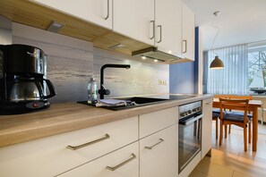 Réfrigérateur, four, plaque de cuisson, lave-vaisselle