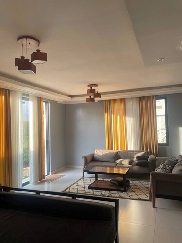 Cozy 4BR Getaway - Comfort Meets Style