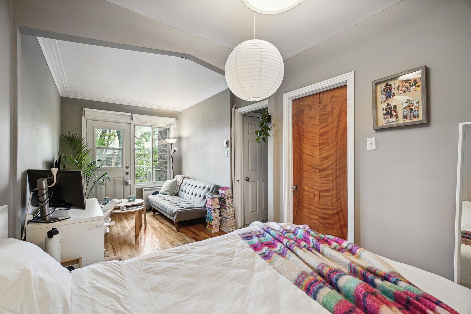 1 多间卧室、上网接入、床单