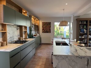 Fridge, microwave, oven, stovetop - Villa VISTA - 4 bedrooms, swimming pool, sea view (PORTICCIO)