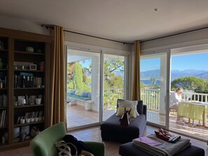 Living area - Villa VISTA - 4 bedrooms, swimming pool, sea view (PORTICCIO)