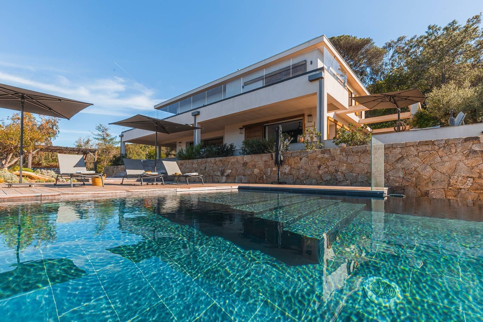 室外泳池、暖水池