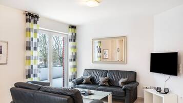 Tv, dvd-afspiller, stereoanlæg