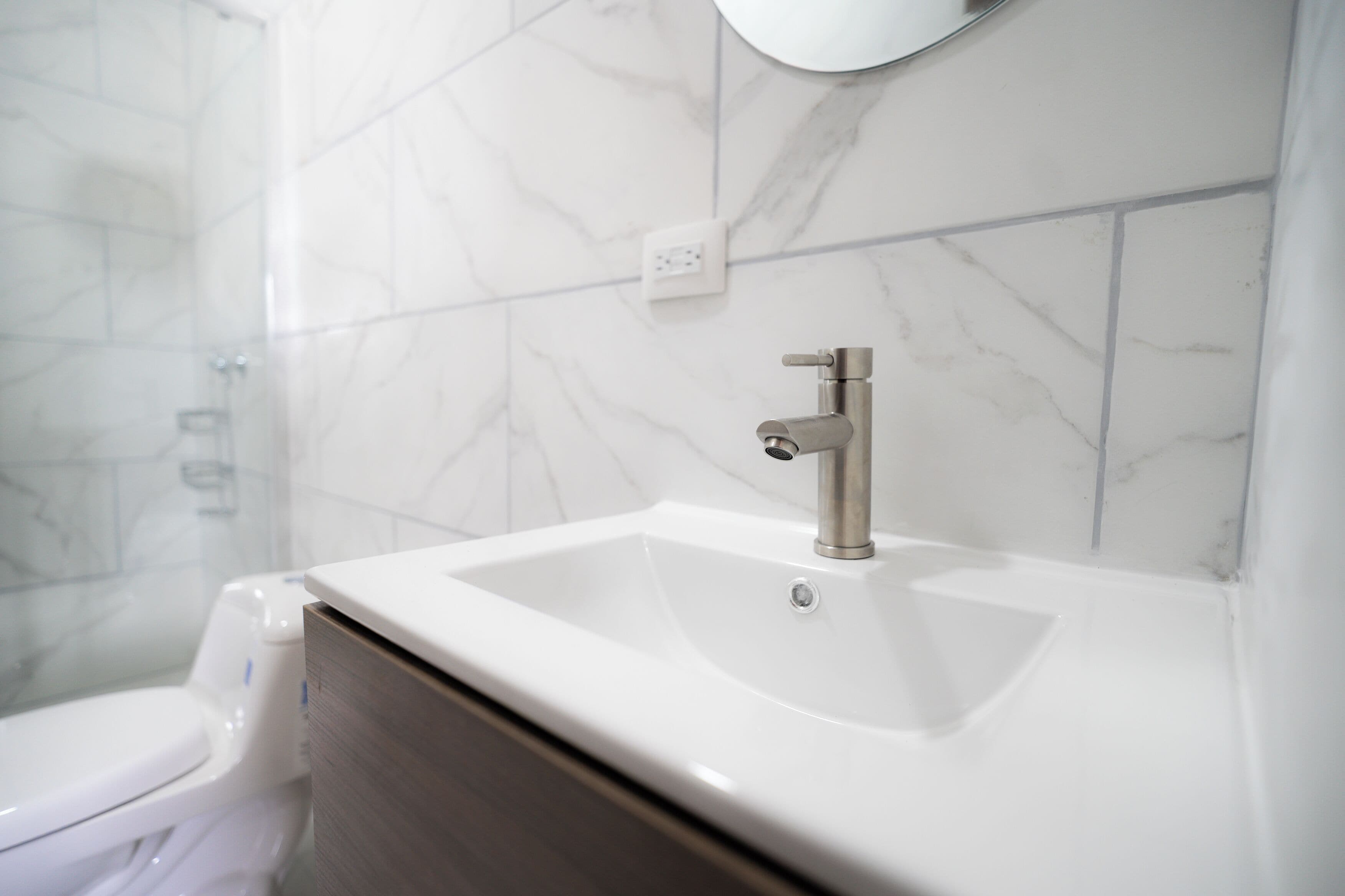 Towels, soap, shampoo, toilet paper