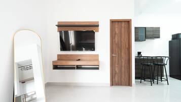Deluxe Suite | Free WiFi, bed sheets