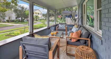 2 miles to Downtown and Beaches! Hot Tub, Fire Pit, Putting Green & much more!!!