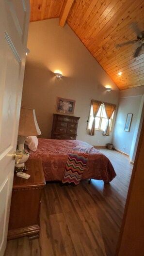 3 dormitorios, tabla de planchar con plancha, wifi y ropa de cama