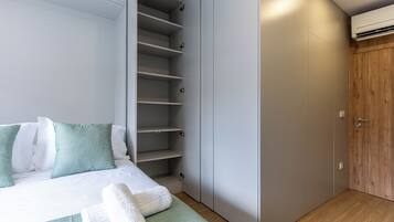 Water Lily II - Tiny Studio (maximum capacity: 2 guests) | Free WiFi