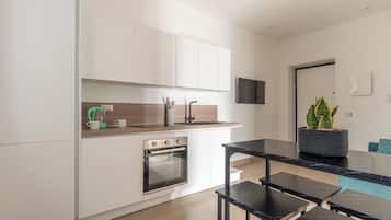 Apartment, 1 Bedroom | Private kitchen | Electric kettle