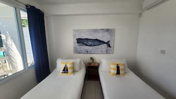 Iron/ironing board, internet, bed sheets