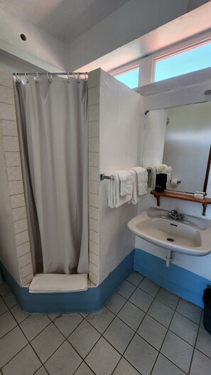 Dusche, Handtücher, Seife, Toilettenpapier