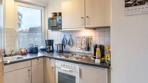 Kaffetrakter/tekoker, kjøleskap, mikrobølgeovn og ovn