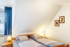 1 bedroom, WiFi, bed sheets