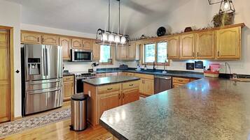 House (4 Bedrooms) | Property amenity