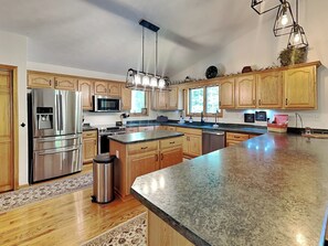 House (4 Bedrooms) | Property amenity - Black Pines Lodge (Swanton)