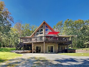 House (4 Bedrooms) | Front of property - Black Pines Lodge (Swanton)