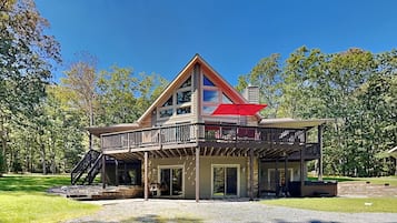 House (4 Bedrooms) | Exterior