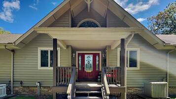 House (4 Bedrooms) | Property amenity