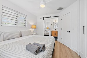 4 bedrooms, desk, free WiFi, bed sheets