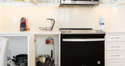 Luxury Penthouse | 2BR | 4 Balconies | Parking Included