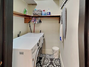 House (4 Bedrooms) | Property amenity - The Korner Store (Galveston)