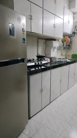 Een magnetron, een kookplaat