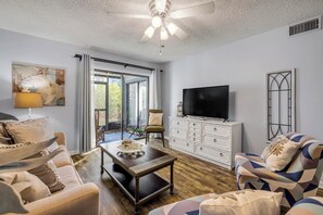 Smart TV - Beach Bliss at Sea Woods! Heated Pool, Pickleball and Fitness Center. (New Smyrna Beach)