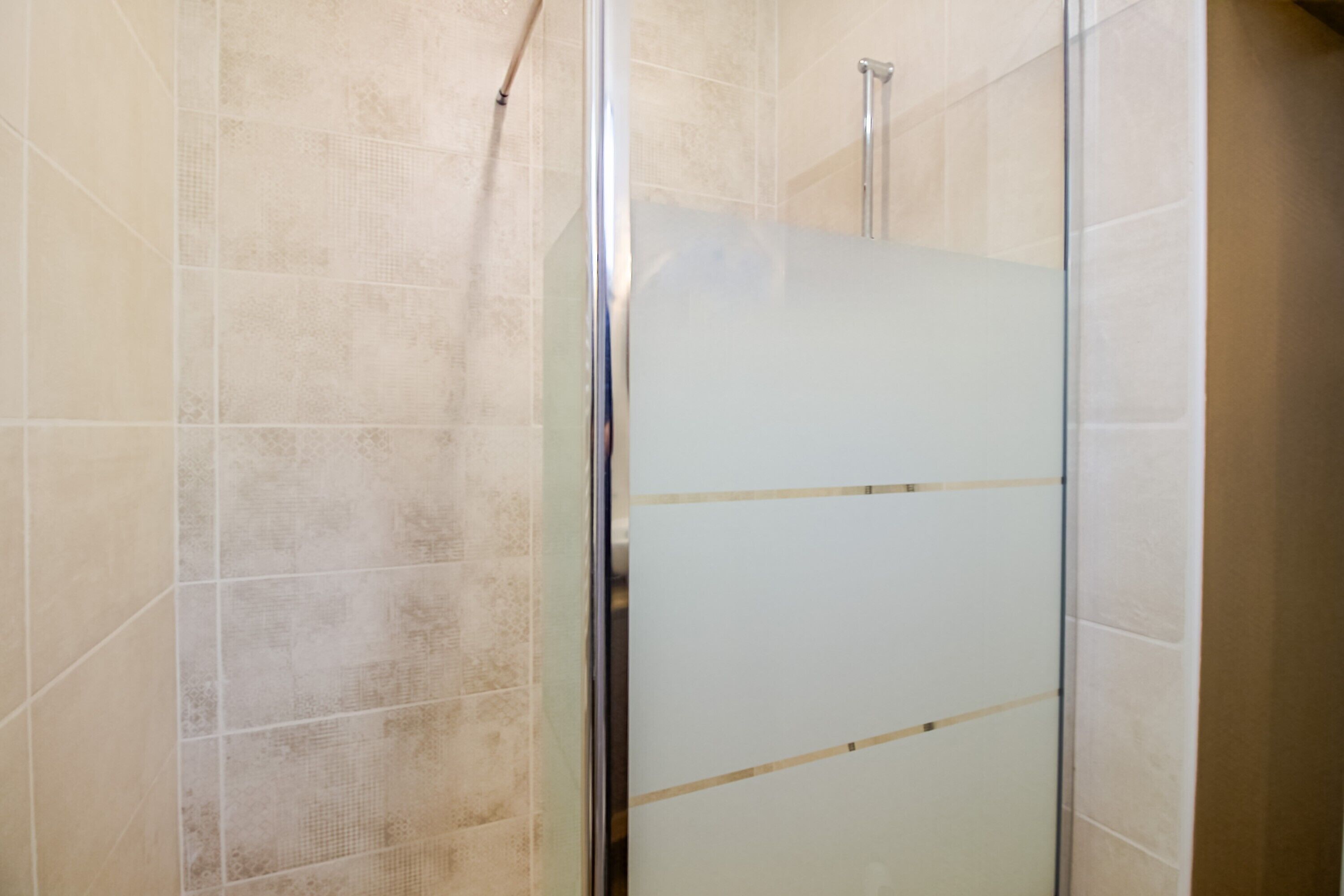 Shower, towels