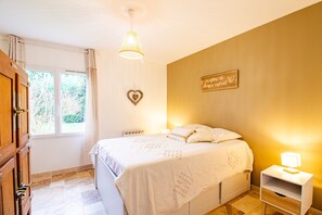 1 bedroom, iron/ironing board, WiFi