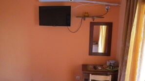 مكتب ومساحة عمل للكمبيوتر المحمول وواي فاي مجانًا