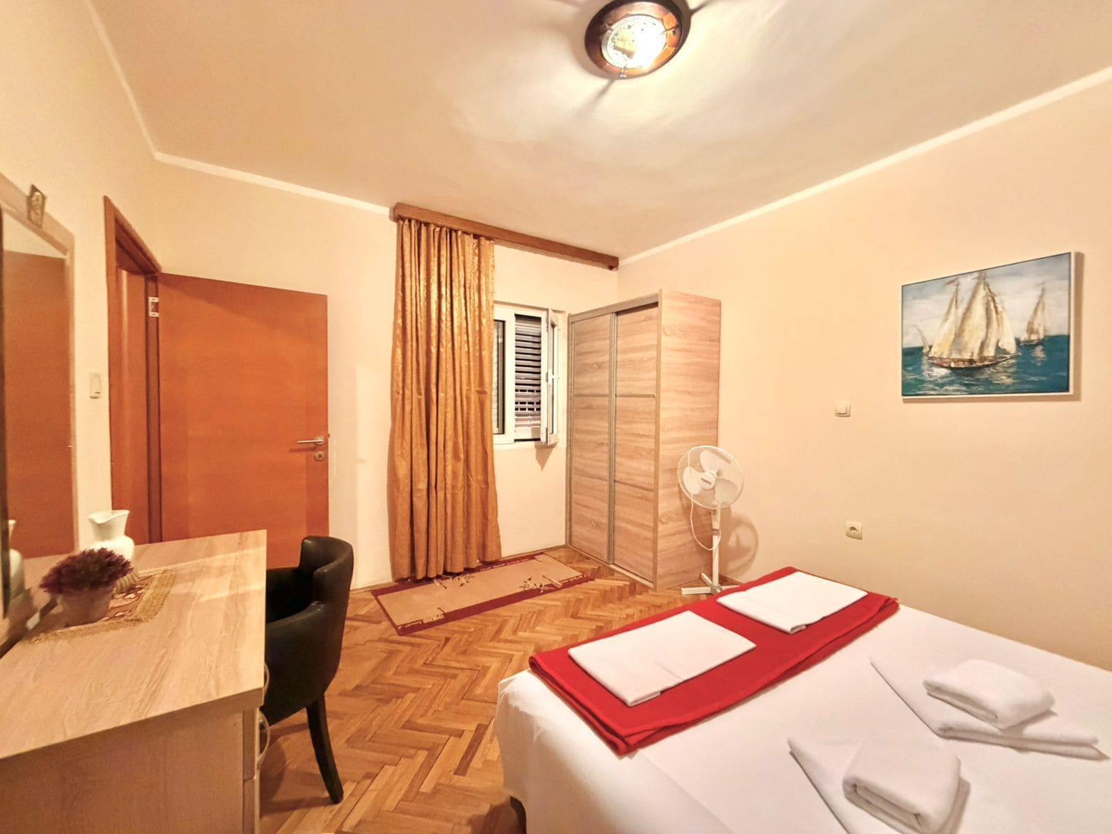 Comfort-Apartment, Balkon | Schreibtisch, laptopgeeigneter Arbeitsplatz, kostenloses WLAN