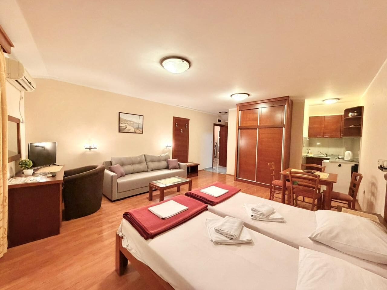 Comfort-Studio, Balkon, Meerblick | Schreibtisch, laptopgeeigneter Arbeitsplatz, kostenloses WLAN