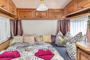 1 quarto, roupa de cama