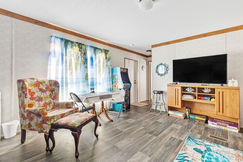 Quiet Punta Gorda Oasis w/ Tropical Charm